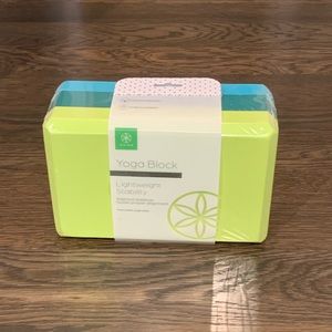 🛍 NWT Gaiam Tri-Color Yoga Block